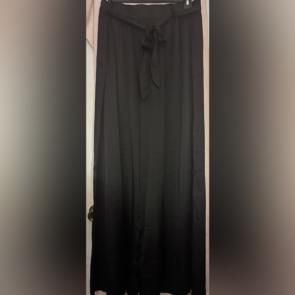 NWT boutique brand plus size black satin/silk wide leg pants Size 2XL